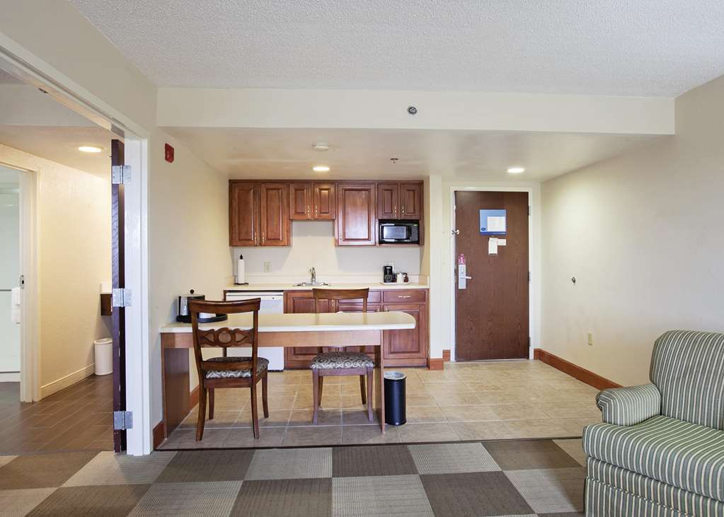Hampton Inn Мълтри Стая снимка
